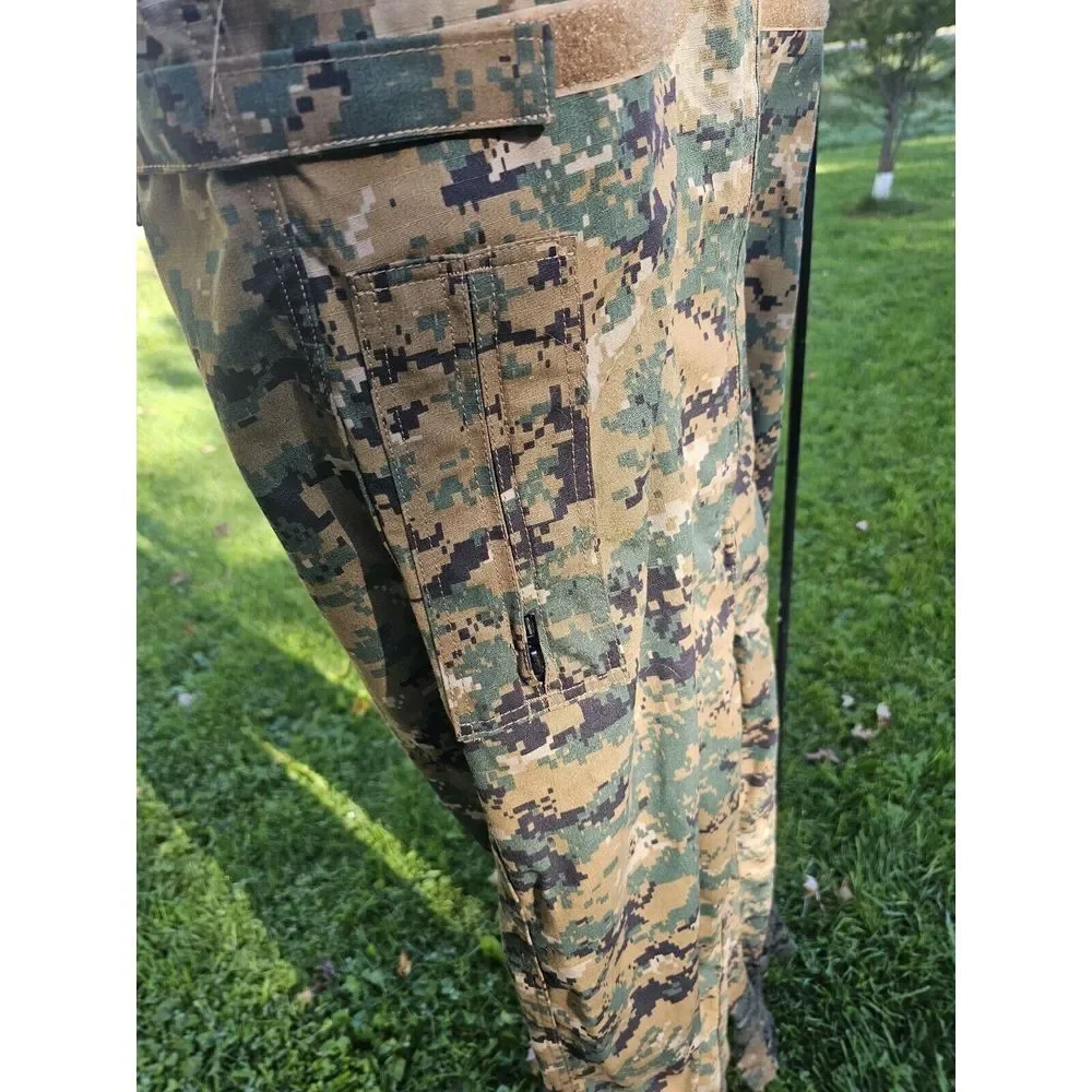 USMC Woodland Digital Camouflage Coveralls Flyers S.O.C. Sz M 28/P Regular‎
